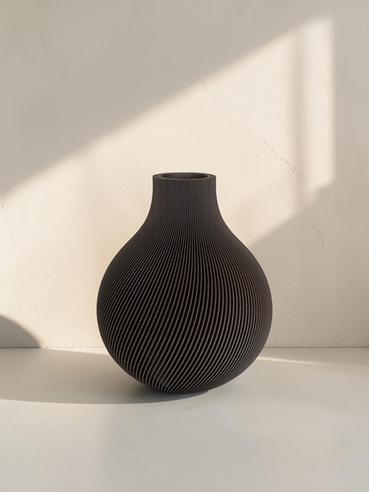 IBUKI vase