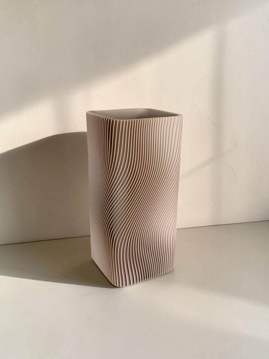 SOYO vase