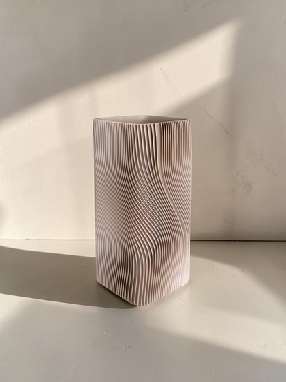 AIDA vase
